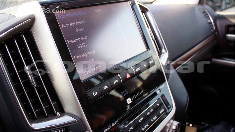 Big with watermark toyota land cruiser dhufar import dubai 1967