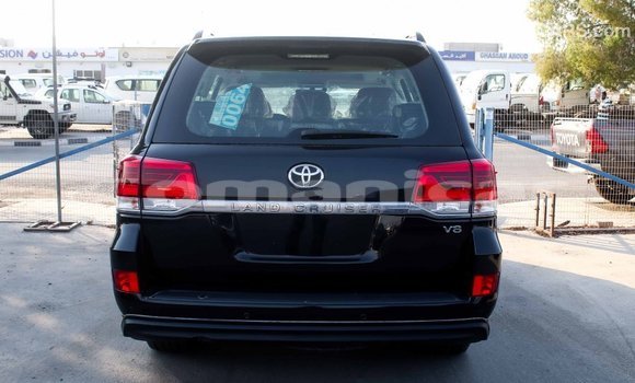 Buy Import Toyota Land Cruiser Black Car in Import - Dubai in Dhufar Buy Import Toyota Land Cruiser Black Car in Import - Dubai in Dhufar