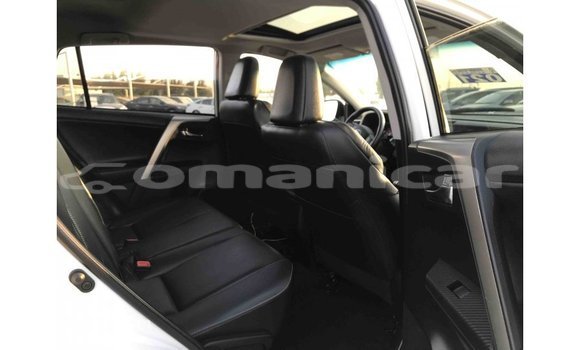 Buy Import Toyota 4Runner White Car in Import - Dubai in Dhufar Buy Import Toyota 4Runner White Car in Import - Dubai in Dhufar