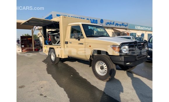 Buy Import Toyota Land Cruiser Beige Car in Import - Dubai in Dhufar Buy Import Toyota Land Cruiser Beige Car in Import - Dubai in Dhufar