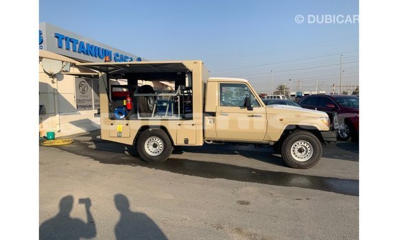 Buy Import Toyota Land Cruiser Beige Car in Import - Dubai in Dhufar Buy Import Toyota Land Cruiser Beige Car in Import - Dubai in Dhufar