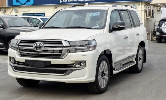 Buy Import Toyota Land Cruiser White Car in Import - Dubai in Dhufar Buy Import Toyota Land Cruiser White Car in Import - Dubai in Dhufar