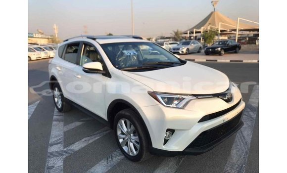 Buy Import Toyota 4Runner White Car in Import - Dubai in Dhufar Buy Import Toyota 4Runner White Car in Import - Dubai in Dhufar