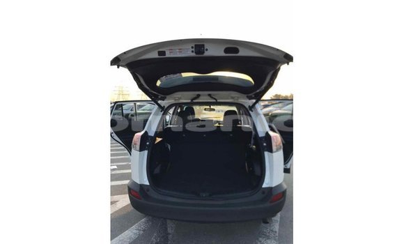 Buy Import Toyota 4Runner White Car in Import - Dubai in Dhufar Buy Import Toyota 4Runner White Car in Import - Dubai in Dhufar