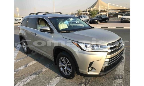 Buy Import Toyota Highlander Other Car in Import - Dubai in Dhufar Buy Import Toyota Highlander Other Car in Import - Dubai in Dhufar