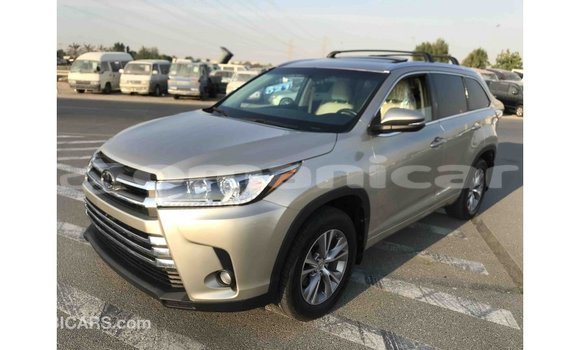 Buy Import Toyota Highlander Other Car in Import - Dubai in Dhufar Buy Import Toyota Highlander Other Car in Import - Dubai in Dhufar
