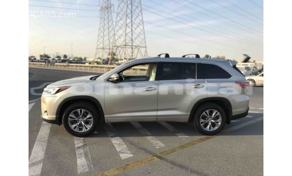 Buy Import Toyota Highlander Other Car in Import - Dubai in Dhufar Buy Import Toyota Highlander Other Car in Import - Dubai in Dhufar