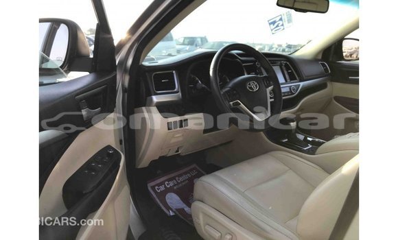 Buy Import Toyota Highlander Other Car in Import - Dubai in Dhufar Buy Import Toyota Highlander Other Car in Import - Dubai in Dhufar