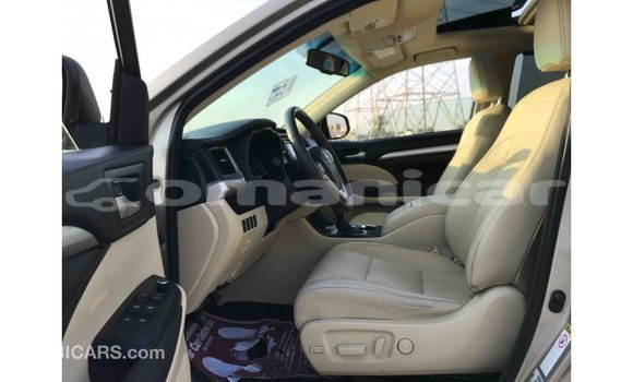Buy Import Toyota Highlander Other Car in Import - Dubai in Dhufar Buy Import Toyota Highlander Other Car in Import - Dubai in Dhufar