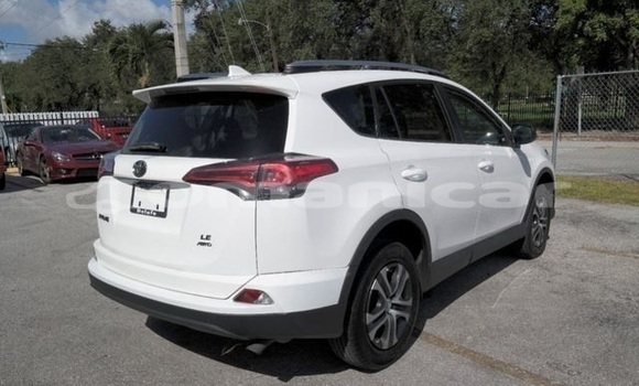 Buy Used Toyota RAV4 White Car in Import - Dubai in Dhufar Buy Used Toyota RAV4 White Car in Import - Dubai in Dhufar