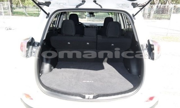 Buy Used Toyota RAV4 White Car in Import - Dubai in Dhufar Buy Used Toyota RAV4 White Car in Import - Dubai in Dhufar