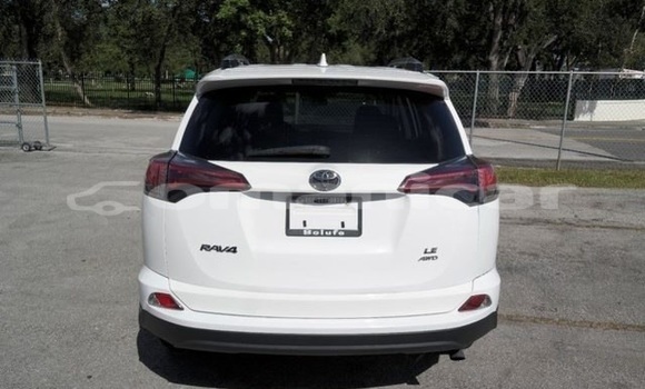 Buy Used Toyota RAV4 White Car in Import - Dubai in Dhufar Buy Used Toyota RAV4 White Car in Import - Dubai in Dhufar
