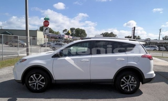Buy Used Toyota RAV4 White Car in Import - Dubai in Dhufar Buy Used Toyota RAV4 White Car in Import - Dubai in Dhufar