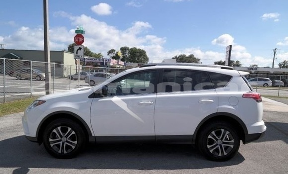 Buy Used Toyota RAV4 White Car in Import - Dubai in Dhufar Buy Used Toyota RAV4 White Car in Import - Dubai in Dhufar