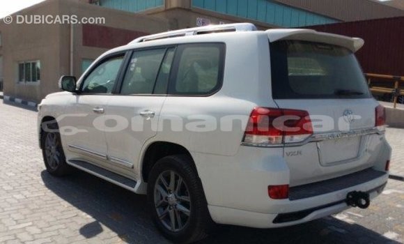 Buy Import Toyota Land Cruiser White Car in Import - Dubai in Dhufar Buy Import Toyota Land Cruiser White Car in Import - Dubai in Dhufar