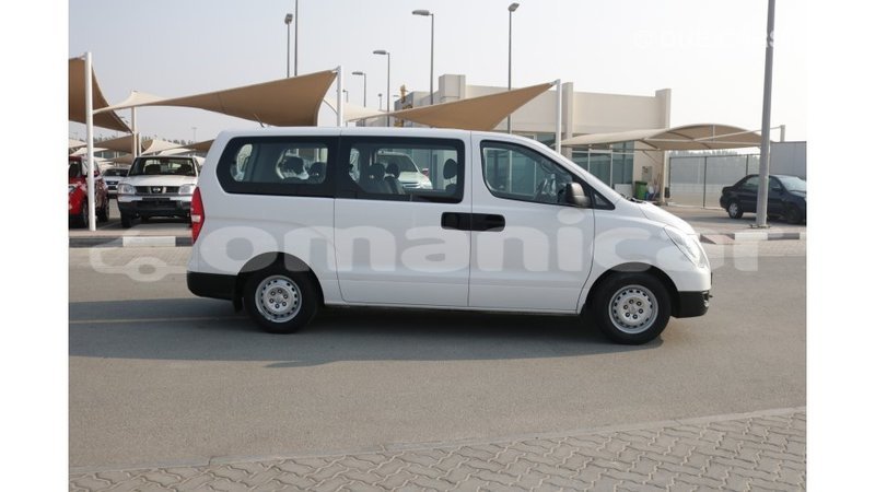 Big with watermark hyundai accent dhufar import dubai 2000