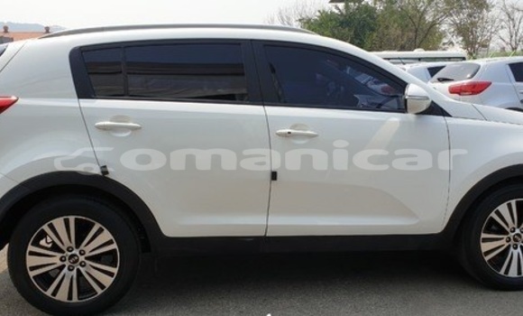 Buy Used Kia Sportage White Car in Muscat in Masqat Buy Used Kia Sportage White Car in Muscat in Masqat