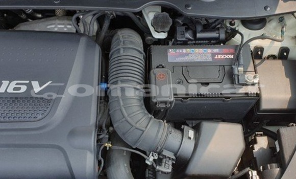 Buy Used Kia Sportage White Car in Muscat in Masqat Buy Used Kia Sportage White Car in Muscat in Masqat