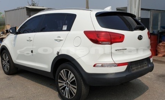 Buy Used Kia Sportage White Car in Muscat in Masqat Buy Used Kia Sportage White Car in Muscat in Masqat