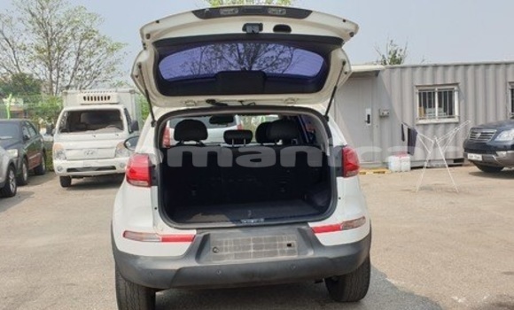 Buy Used Kia Sportage White Car in Muscat in Masqat Buy Used Kia Sportage White Car in Muscat in Masqat