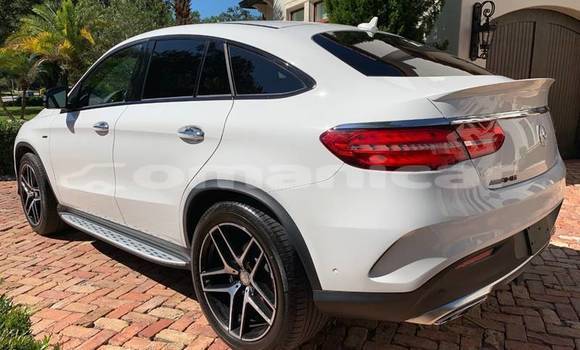 Buy Used Mercedes-Benz GLE White Car in Muscat in Masqat Buy Used Mercedes-Benz GLE White Car in Muscat in Masqat