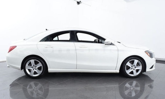 Buy Used Mercedes-Benz C–Class White Car in Muscat in Masqat Buy Used Mercedes-Benz C–Class White Car in Muscat in Masqat