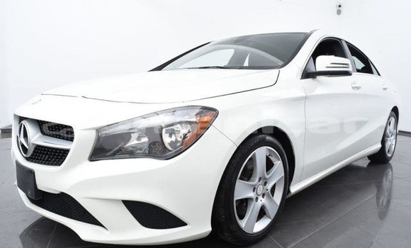 Buy Used Mercedes-Benz C–Class White Car in Muscat in Masqat Buy Used Mercedes-Benz C–Class White Car in Muscat in Masqat