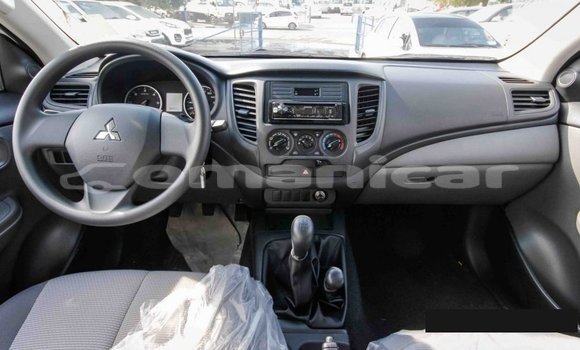 Buy Import Mitsubishi L200 White Car in Import - Dubai in Dhufar Buy Import Mitsubishi L200 White Car in Import - Dubai in Dhufar