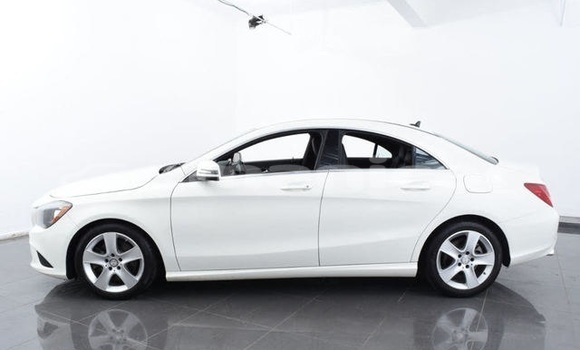 Buy Used Mercedes-Benz C–Class White Car in Muscat in Masqat Buy Used Mercedes-Benz C–Class White Car in Muscat in Masqat