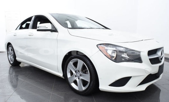 Buy Used Mercedes-Benz C–Class White Car in Muscat in Masqat Buy Used Mercedes-Benz C–Class White Car in Muscat in Masqat