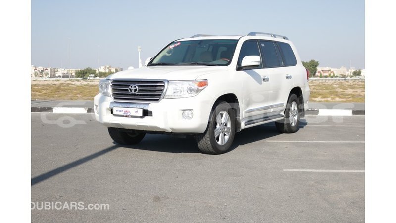Big with watermark toyota land cruiser dhufar import dubai 2022