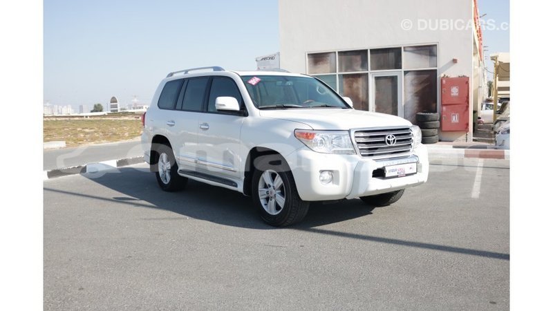 Big with watermark toyota land cruiser dhufar import dubai 2022