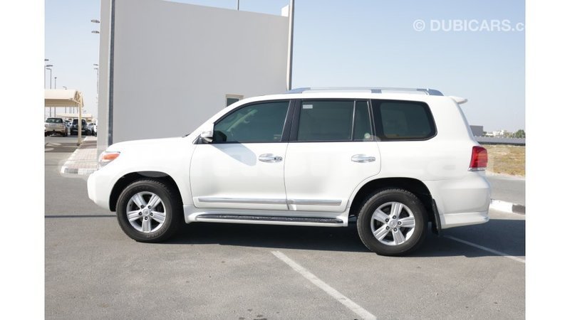 Big with watermark toyota land cruiser dhufar import dubai 2022