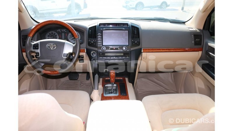 Big with watermark toyota land cruiser dhufar import dubai 2022