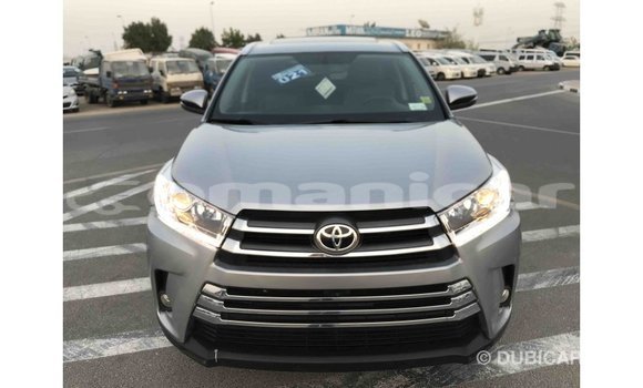 Buy Import Toyota Highlander Other Car in Import - Dubai in Dhufar Buy Import Toyota Highlander Other Car in Import - Dubai in Dhufar