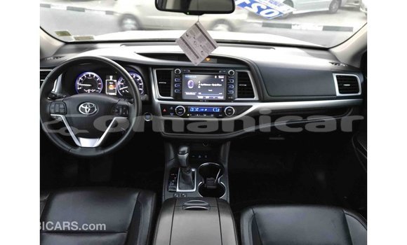 Buy Import Toyota Highlander Other Car in Import - Dubai in Dhufar Buy Import Toyota Highlander Other Car in Import - Dubai in Dhufar