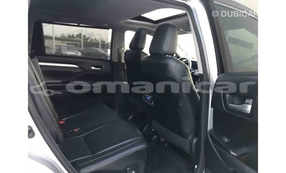 Buy Import Toyota Highlander Other Car in Import - Dubai in Dhufar Buy Import Toyota Highlander Other Car in Import - Dubai in Dhufar