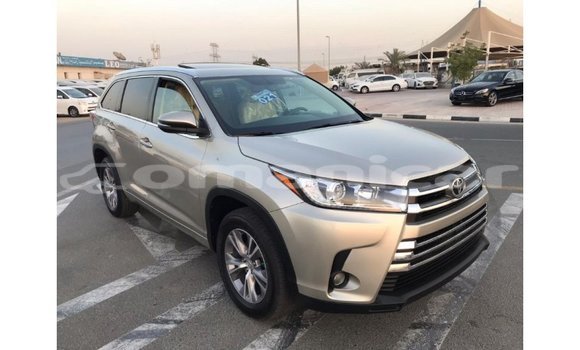 Buy Import Toyota Highlander Other Car in Import - Dubai in Dhufar Buy Import Toyota Highlander Other Car in Import - Dubai in Dhufar