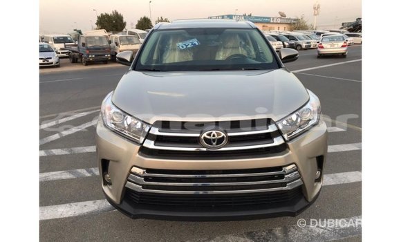 Buy Import Toyota Highlander Other Car in Import - Dubai in Dhufar Buy Import Toyota Highlander Other Car in Import - Dubai in Dhufar