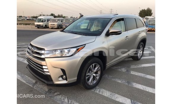 Buy Import Toyota Highlander Other Car in Import - Dubai in Dhufar Buy Import Toyota Highlander Other Car in Import - Dubai in Dhufar