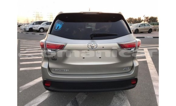 Buy Import Toyota Highlander Other Car in Import - Dubai in Dhufar Buy Import Toyota Highlander Other Car in Import - Dubai in Dhufar