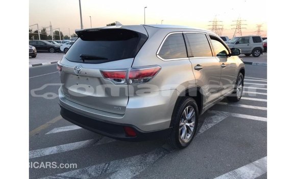 Buy Import Toyota Highlander Other Car in Import - Dubai in Dhufar Buy Import Toyota Highlander Other Car in Import - Dubai in Dhufar