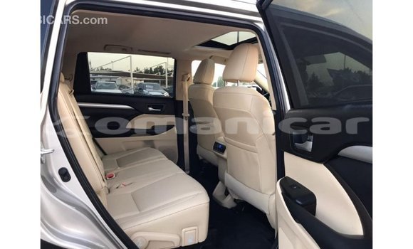 Buy Import Toyota Highlander Other Car in Import - Dubai in Dhufar Buy Import Toyota Highlander Other Car in Import - Dubai in Dhufar