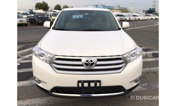 Buy Import Toyota Highlander White Car in Import - Dubai in Dhufar Buy Import Toyota Highlander White Car in Import - Dubai in Dhufar