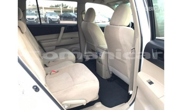 Buy Import Toyota Highlander White Car in Import - Dubai in Dhufar Buy Import Toyota Highlander White Car in Import - Dubai in Dhufar