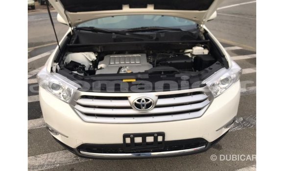 Buy Import Toyota Highlander White Car in Import - Dubai in Dhufar Buy Import Toyota Highlander White Car in Import - Dubai in Dhufar