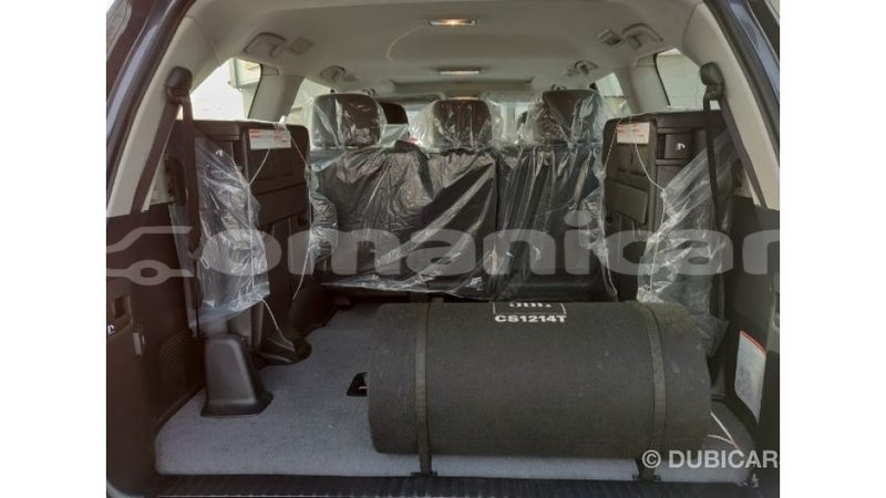 Big with watermark toyota land cruiser dhufar import dubai 2041