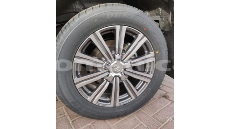 Big with watermark toyota land cruiser dhufar import dubai 2041