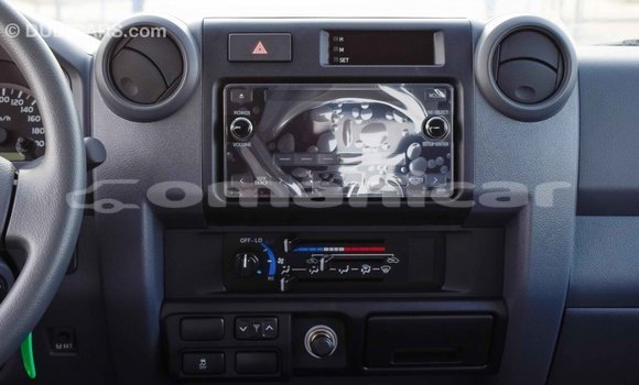 Buy Import Toyota Land Cruiser White Car in Import - Dubai in Dhufar Buy Import Toyota Land Cruiser White Car in Import - Dubai in Dhufar