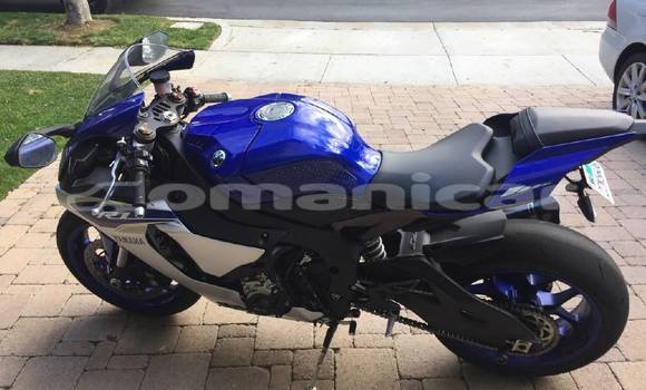 Buy Used Yamaha R1 Blue Bike in Muscat in Masqat Buy Used Yamaha R1 Blue Bike in Muscat in Masqat